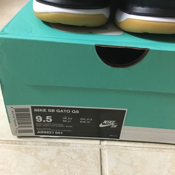 New Men’s Nike Supreme Gato QS SB US 9.5 Black - Picture 4 of 7